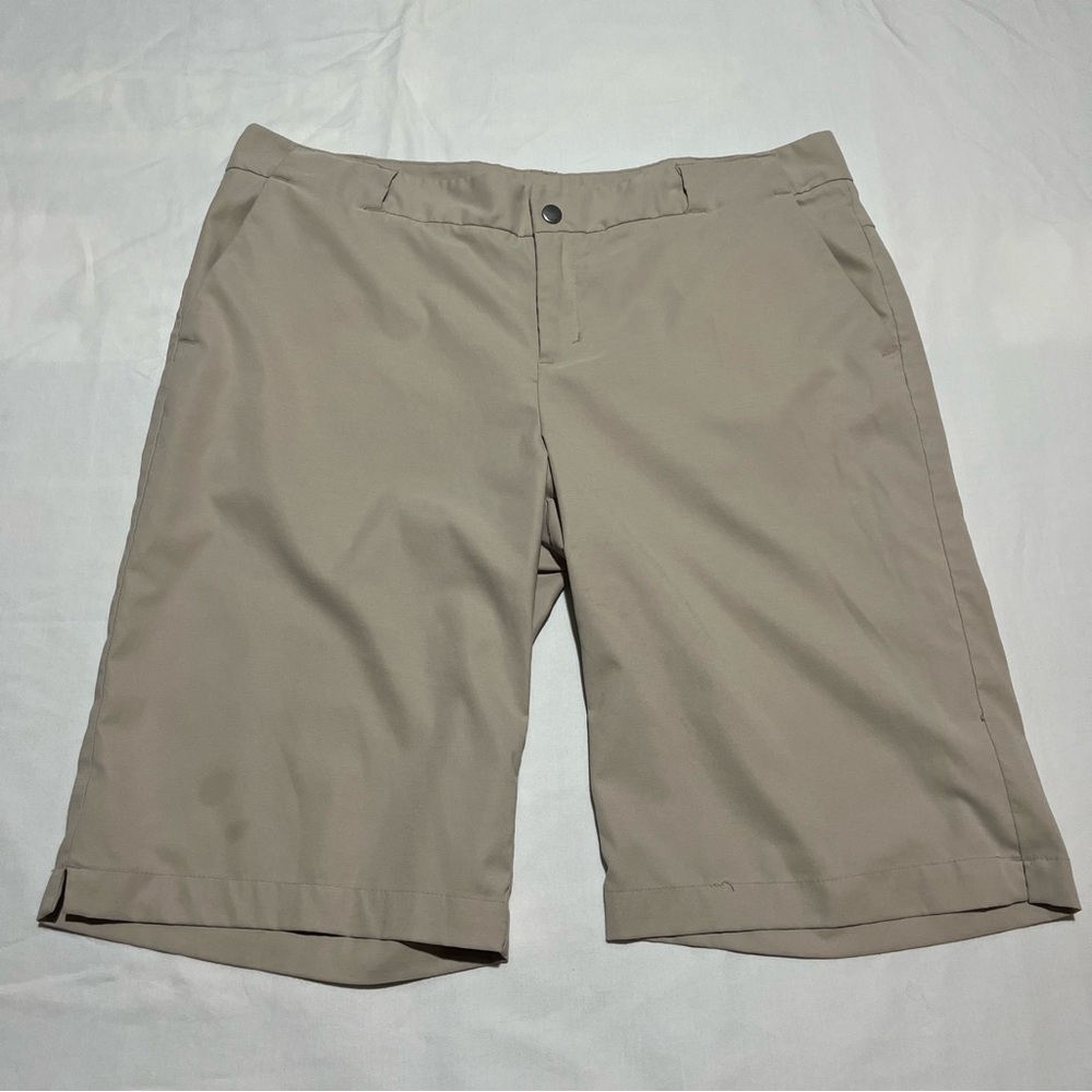 Columbia Bermuda Shorts Womens 14 Tan Khaki Hiking Camping Outdoor